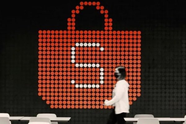 <p>La plataforma Shopee busca ganar terreno en la región con bajos costos y comisiones. Foto: Reuters</p>