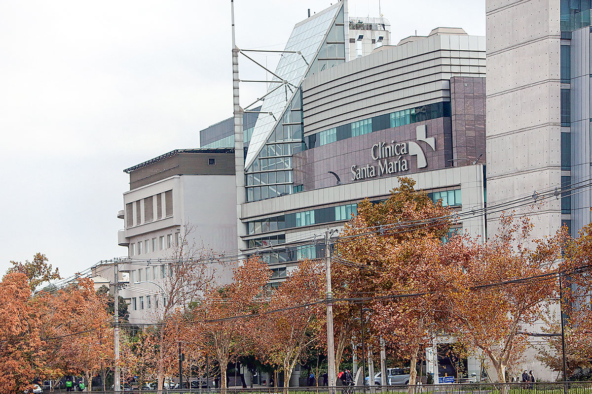 <p>CMF sanciona a Metlife por cambios unilaterales en seguro de Clínica Santa María </p>
