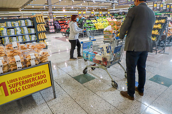 Walmart rumbo a tener la mitad de los supermercados de Chile