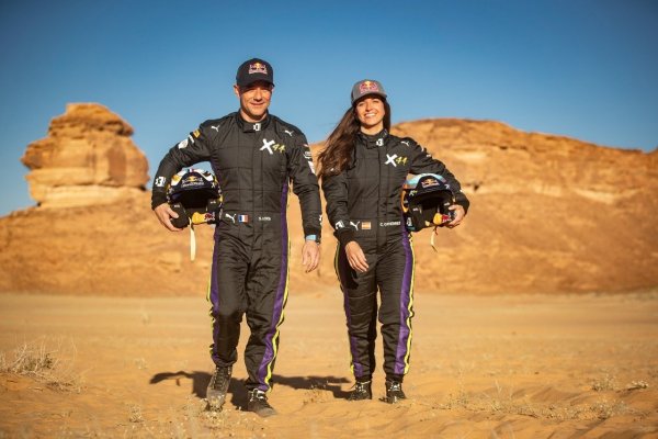 NotCo entra en la carrera de los auspicios: patrocina equipo de Lewis Hamilton en competencia extrema de autos eléctricos