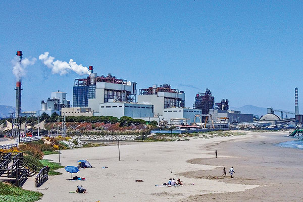 Gobierno propone analizar mecanismos para evitar alzas en tarifas eléctricas donde se cierren carboneras