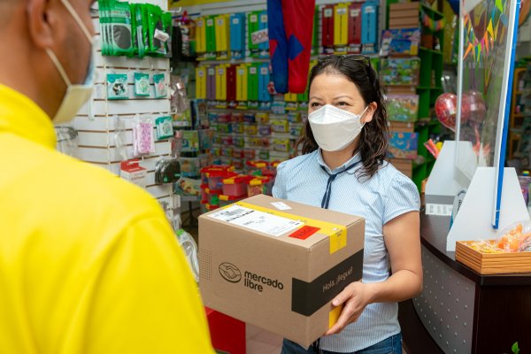 <p>Mercado Libre duplicará número de centros de distribución en regiones y estrena solución logística para comercios asociados</p>