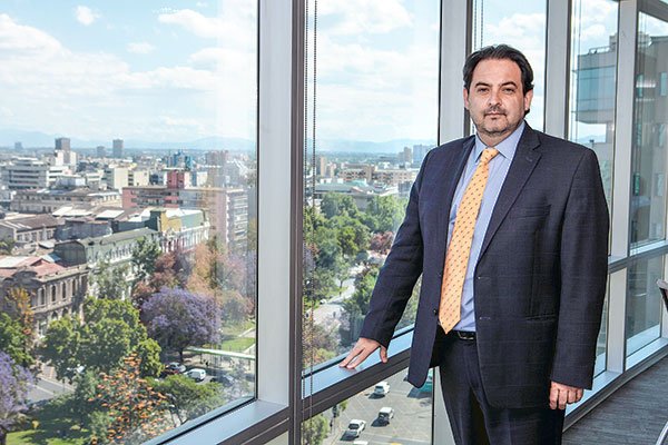 Exministro de Energía: “Es prioritario tener una ley de fomento a la electromovilidad”