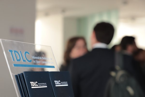 <p>Conadecus interpone demanda en el TDLC contra SMU y Walmart por caso de colusión en la carne de pollo</p>