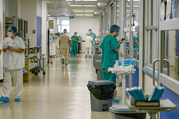 Nueva plataforma de Fonasa actualiza datos del gasto en Covid-19 y abre inédito ranking de eficiencia de hospitales