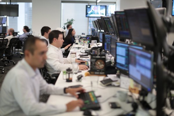 Análisis de Bloomberg: Debate por cuarto retiro desde las AFP le pone más leña al fuego de la renta fija