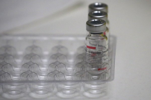 <p>Ahora en DF | El Instituto de Salud Pública autorizó la aplicación de la vacuna CoronaVac en niños desde los seis años</p>