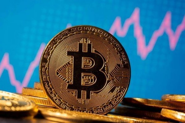 <p>Bitcoin se desploma mientras El Salvador reporta problemas en su lanzamiento</p>