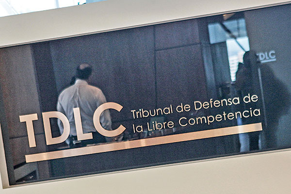 Los dos procesos que encara Transbank ante el TDLC: consulta de su sistema tarifario y que se dicten las condiciones de competencia en el mercado de los medios de pago