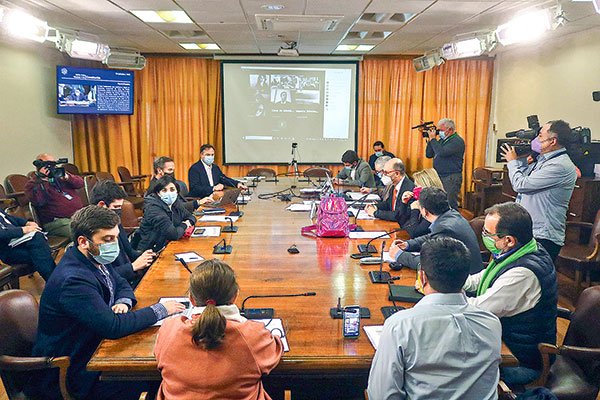 Comisión de Constitución posterga votación particular de cuarto retiro y complica al Gobierno