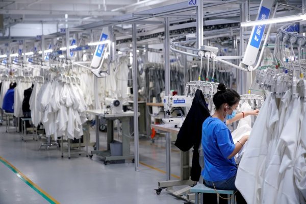 Precios de las fábricas en China suben a su mayor nivel en 13 años