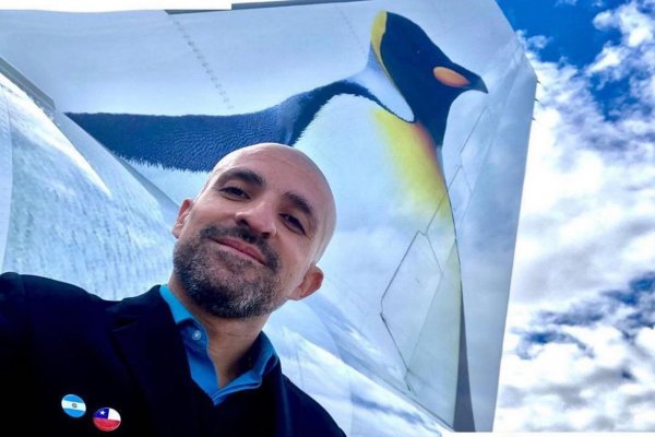 Rojas Vade antes de la política: estudiante de teatro y operador de aerolíneas