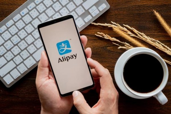 <p>Un nuevo golpe de China a Jack Ma: busca dividir compañía de préstamos Alipay</p>