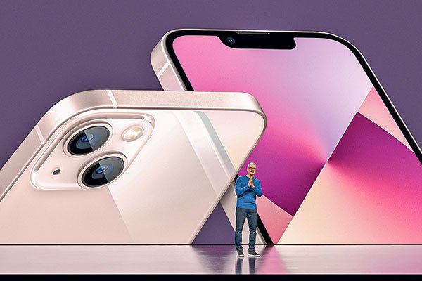 Apple presenta el iPhone 13, de diseño similar al 12 y con la cámara mejorada