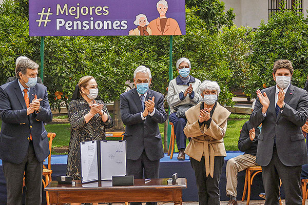 Gobierno pone discusión inmediata a ley corta de pensiones y presiona votación del cuarto retiro