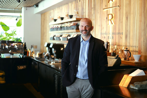 Alsea define hoja de ruta para 2022 y abrirá 25 locales de Starbucks y Burger King en Chile