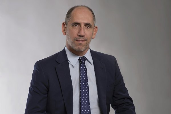 <p>El gerente general de Banco Santander Chile, Miguel Mata. </p>