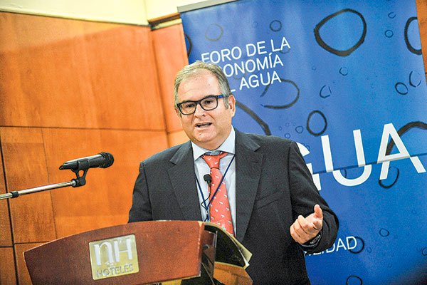 Estanislao Arana director jurídico del Foro de la Economía del Agua en España: “No podemos hacer del agua una guerra política”