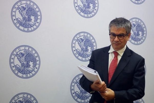 <p>El presidente del Banco Central expuso ante la comisión de Economía de la Cámara de Diputados sobre el rol de la entidad en mediod de los retiros.</p>