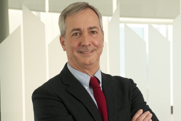 Juan Ignacio Olivos asume presidencia de la Asociación de Proveedores de la Industria de la Salud