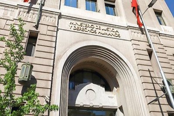 La disputa legal de la Mutual de Seguros con el Ministerio de Justicia por la remuneración de sus consejeros