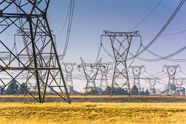 Firma española de líneas eléctricas advierte riesgo de continuidad de sus inversiones en Chile ante diferencias en valorización de activos