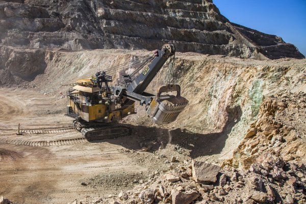 Grandes mineras globales acuerdan reducir emisiones de gases efecto invernadero a 2050