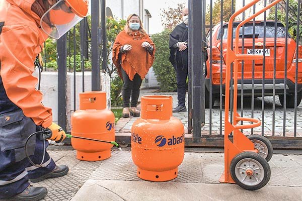 Empresas reaccionan a informe de la FNE: Gasco advierte que prohibición de participar en distribución minorista de gas licuado podría perjudicar calidad de servicio y el precio