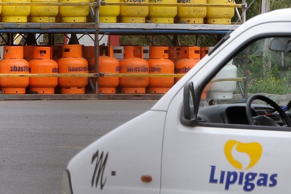 Organización de consumidores pide investigación formal de la FNE tras duro informe sobre el mercado del gas