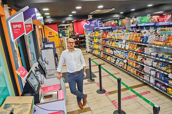 <p>Rodrigo Sahr, gerente de marketing supermercados Cencosud. Foto: Julio Castro</p>