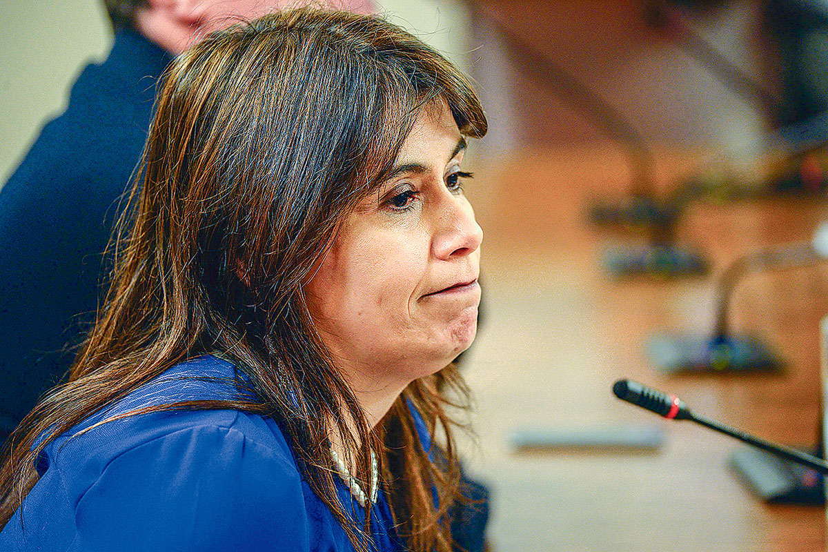 <p>Los días solitarios de Javiera Blanco, la ex ministra de Bachelet acusada de malversación de caudales públicos</p>