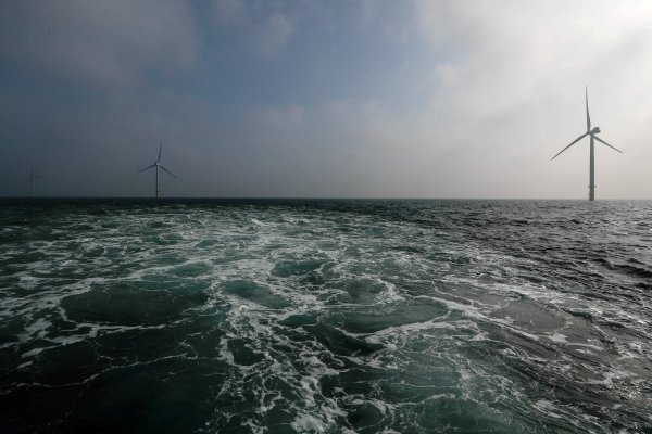 El mundo debe triplicar la inversión en energías limpias antes de 2030 para frenar el cambio climático