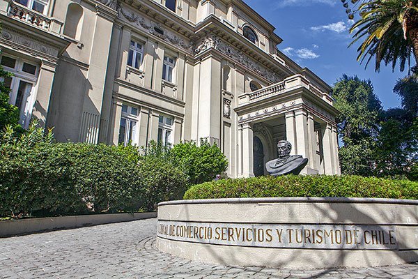 Gremios empresariales ya observan restricciones al financiamiento y se alinean con un PIB de 2% para 2022