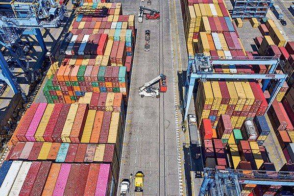 <p>El intercambio comercial sigue al alza con el gigante asiático. Foto: Agencia Uno </p>