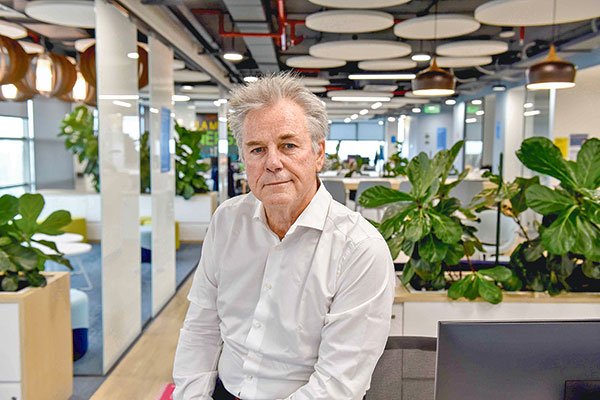 Colbún apuesta por el almacenamiento eléctrico y da primer paso en baterías a escala industrial