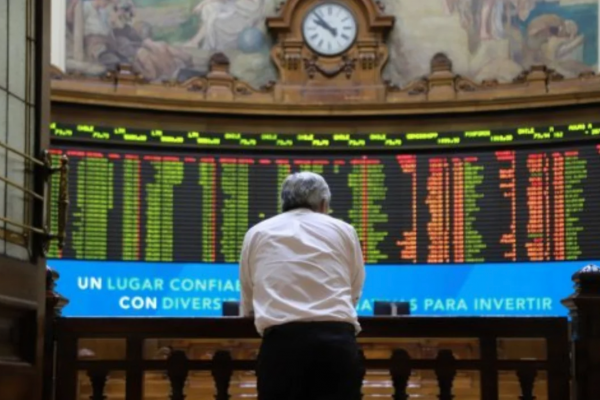 <p>Bancolombia, Grupo Argos y Sura llegan a bolsa chilena, pronto arribaría el Colcap</p>