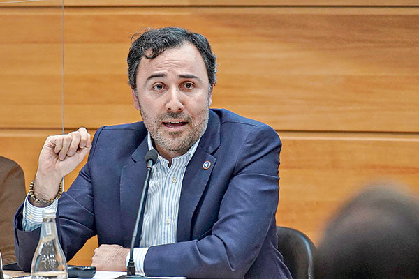 Coordinador económico de Kast compromete un “boom de concesiones” para recuperar la inversión extranjera