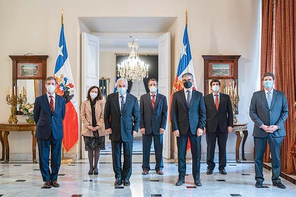 La trastienda del por qué Piñera se inclinó por mantener a Marcel y su telefonazo a Rosanna Costa