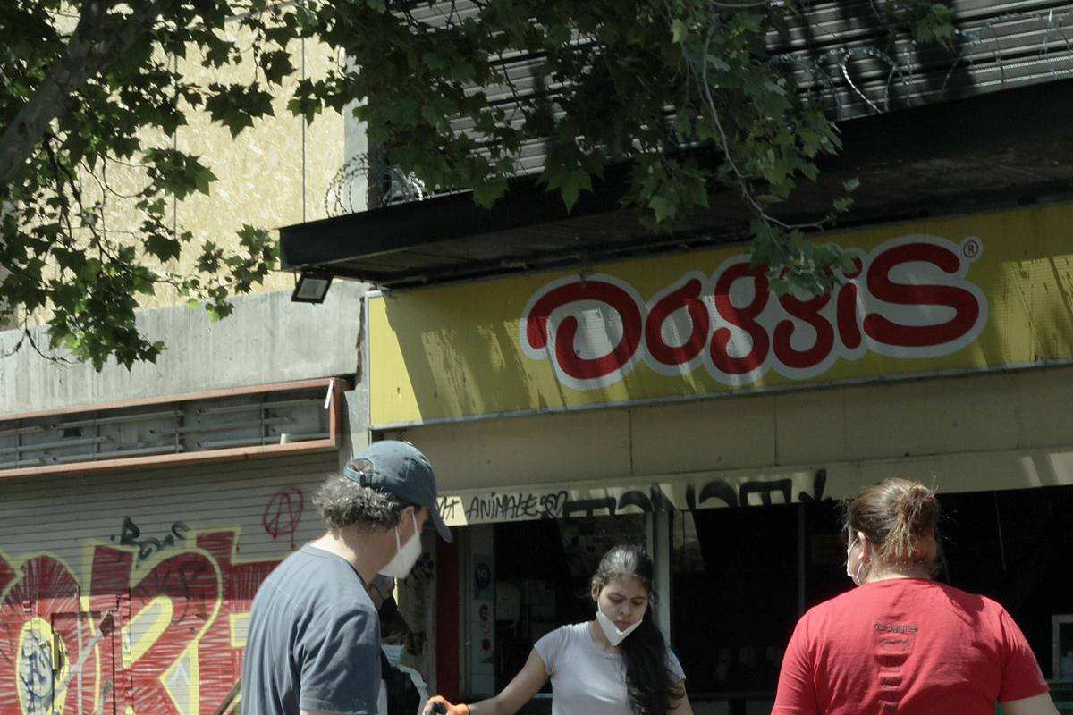<p>Doggis prepara reapertura de local destruido el 18-O</p>