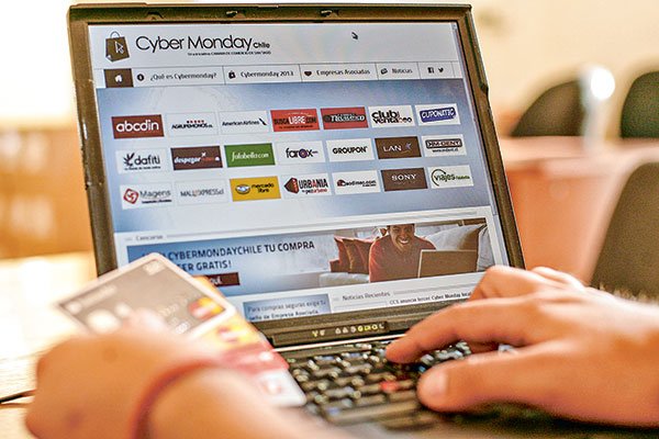 Juicio al CyberMonday: encuesta señala que el 66% de los compradores piensa que las empresas suben los precios previamente