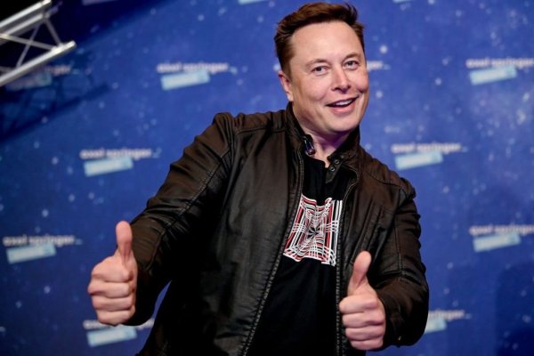 Elon Musk dice que impuesto a multimillonarios no resolverá problema de deuda en EEUU
