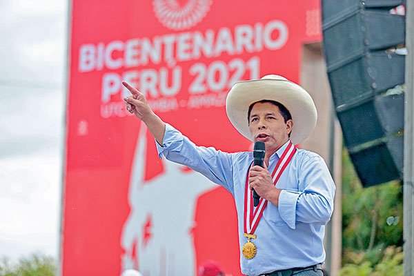 Perú presenta reforma tributaria con la que apunta a elevar ingresos fiscales en 1,5% del PIB