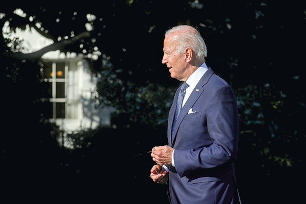 Biden lucha por salvar su ambiciosa agenda climática de cara a la COP26
