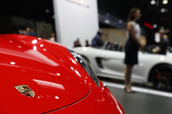 <p>Los fabricantes de automóviles premium desafían la crisis de los chips con ganancias sólidas</p>