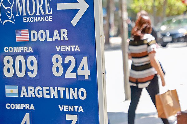 Alejandro Cuadrado estratega jefe de FX para Latinoamérica en BBVA: “Con Boric, inicialmente el dólar subiría de $ 800, pero con un gabinete moderado podría bajar”