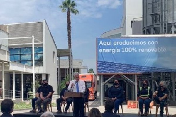 Piñera inaugura planta cervecera en Quilicura por US$170 millones y destaca reactivación económica