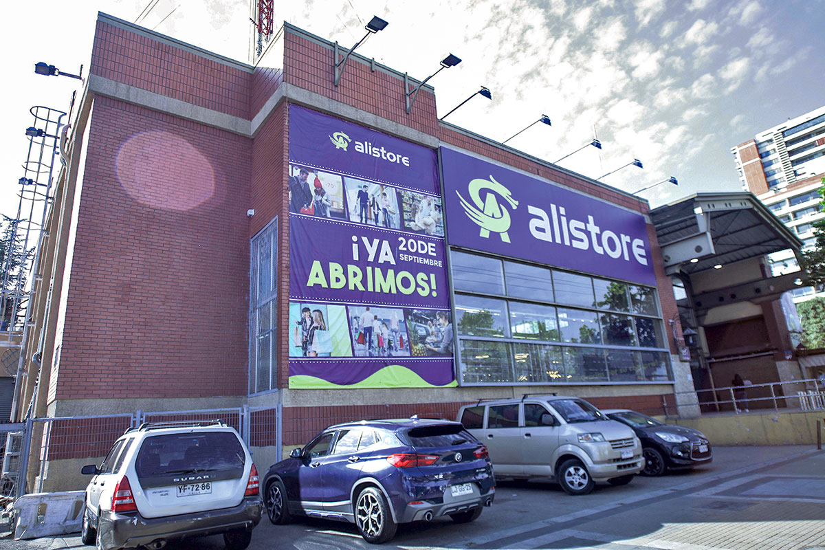 <p>La silenciosa ofensiva de Alistore, el mall chino más grande en Chile</p>
