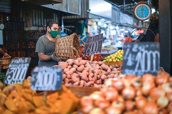Consumidores de economías emergentes están sufriendo la peor parte del alza en los precios de los alimentos
