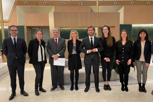 Corfo firma acuerdo en Francia para apoyar el emprendimiento y la innovación en ambos países