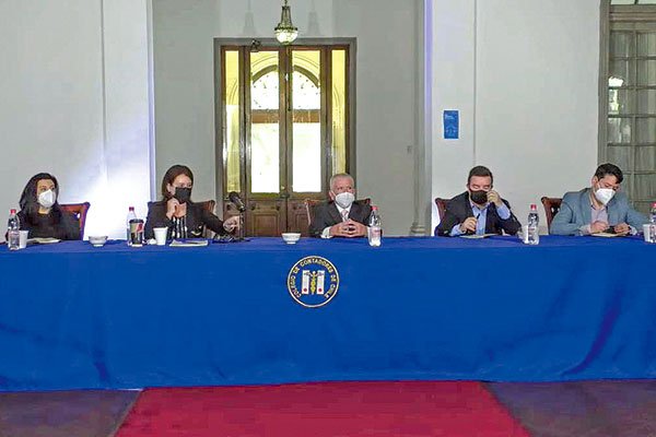 Cambios a Operación Renta, recaudación y round Kast-Sichel: asesores presidenciales confrontan posiciones en impuestos